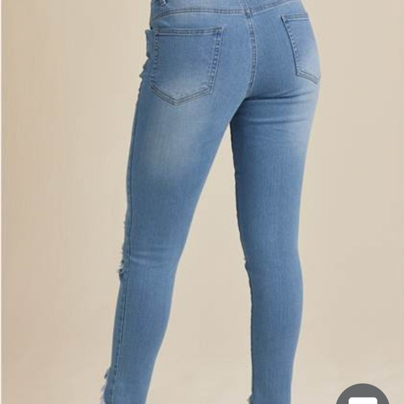 Venus Triangle Hem distressed ankle jeans, size 8 - Picture 7 of 7
